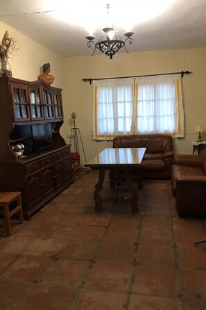 TV, fireplace - Cortijo Las Palomas by Interhome (Córdoba/Carcabuey)