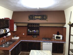 Fridge, microwave, dishwasher, cookware/dishes/utensils - Cortijo Las Palomas by Interhome (Córdoba/Carcabuey)
