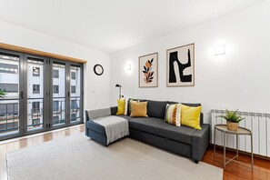 TV - GuestReady - Cosy Gaia Retreat (Vila Nova de Gaia)