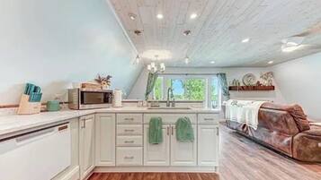 Mikrowelle, Ofen, Herdplatte, Geschirrspüler