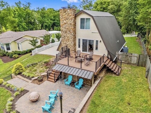 3-bedroom waterfront cabin with unmatched views and dock on the Tennessee River