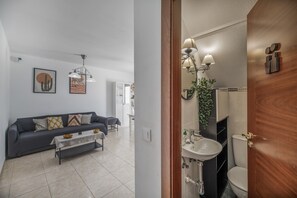 Interior - Vacation Home 'Casa Noelia' with Mountain View, Private Terrace and Wi-Fi (Playa Blanca)