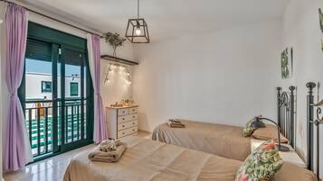 2 bedrooms, iron/ironing board, WiFi, bed sheets