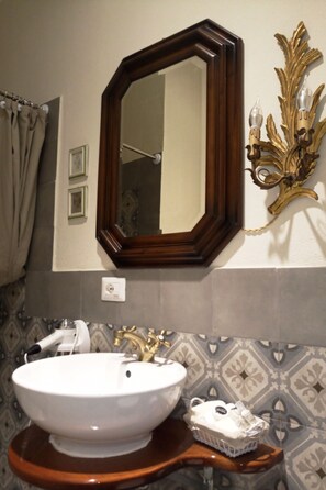 Bathroom - Zimmer in der Nähe des Zentrums by Interhome (Olbia)