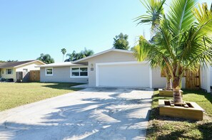 Exterior - Madison Street Retreat- Fully Renovated 4 Bedroom / 2 Bath with Game Room (Stuart)