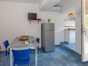 Dining - BB Himmlische Wolfskatze by Interhome (Mattinata)