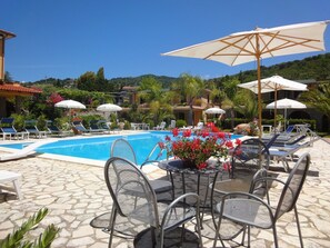 Pool - Gästezimmer der Villa Mirella 2 by Interhome (Centola)