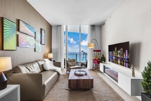 Smart TV, fireplace, offices - Lyfe Resort Ocean View | Gym, Direct Beach Access (Hollywood)