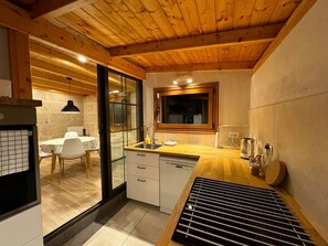 Fridge, microwave, oven, stovetop - Studio 'Mirador Amanay' with Sea View, Wi-Fi and Air Conditioning (Granadilla de Abona)