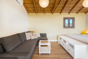 TV - Studio 'Mirador Amanay' with Sea View, Wi-Fi and Air Conditioning (Granadilla de Abona)