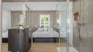 Douche, articles de toilette gratuits, sèche-cheveux