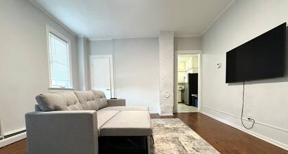 Cozy 1-Bed Unit in Trenton – Ideal for Solo Travelers, Couples, & Small Groups!