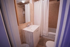Handtücher, Seife, Toilettenpapier