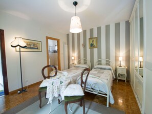 Unclassified image, 3 of 22, button - Ferienzimmer 'Flower Room by Interhome (Roccafluvione)