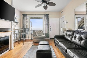 TV - Front Beach Condo! 1 Block to Center Street-2C (Folly Beach)