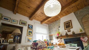 Dining - Gästezimmer mit Wi-Fi by Interhome (Roccafluvione)