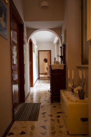 Interior - Gästezimmer mit Wi-Fi by Interhome (Roccafluvione)