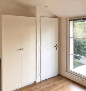 Interior - Holiday Home 'La Maison Des Poneys' with Private Terrace, Wi-Fi and Air Conditioning (Le Pian-Médoc)