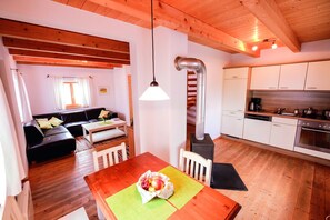 House | Living room - Ferienhaus im Landhausstil im Vital Camp Bayerbach (Bayerbach)