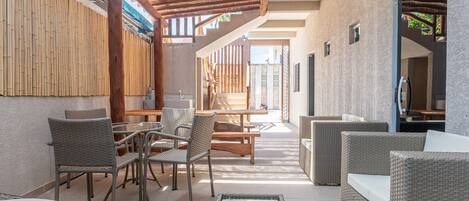 Apartment | Outdoor dining