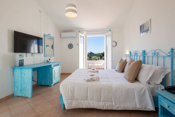 Superior Double or Twin Room, Sea View | Minibar, in-room safe, cribs (surcharge), WiFi (free)