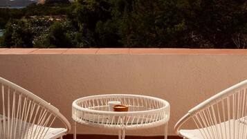 Minibar, coffres-forts dans les chambres, Wi-Fi gratuit, draps fournis