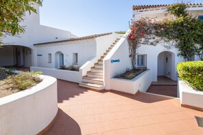 Property entrance - Hotiday Baja Sardinia Seaside (Baja Sardinia)