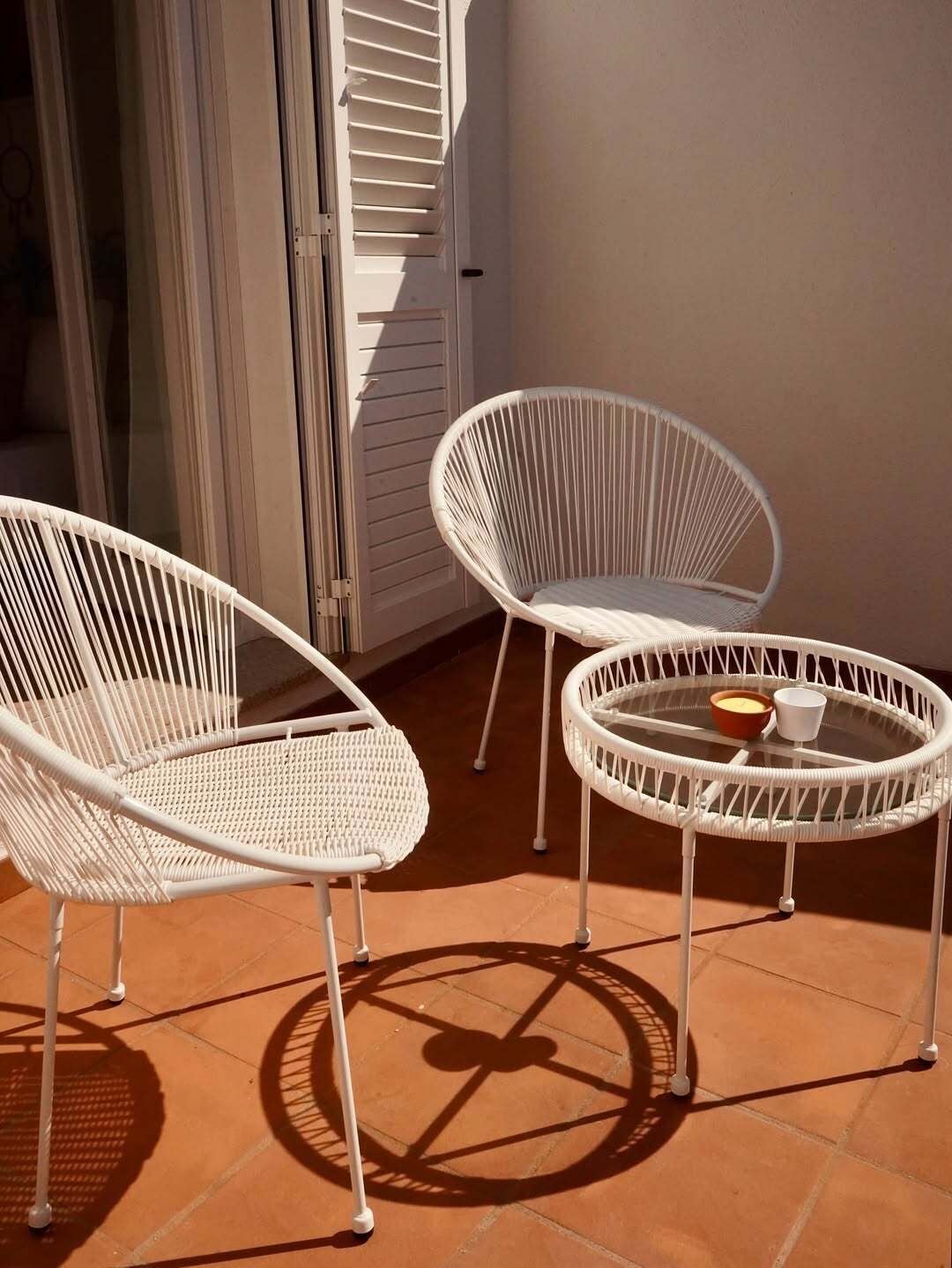 ミニバー、セーフティボックス (室内)、WiFi (無料)、ベッドシーツ