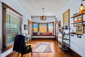 Interior - Historic Charm: Spacious 4BR Retreat Sleeps 11 (Grandview)