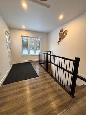 Interior - Gite du Ruisseau: maison 3 chambres, secteur tranquille à Lamarche, Qc CAN (Lamarche)