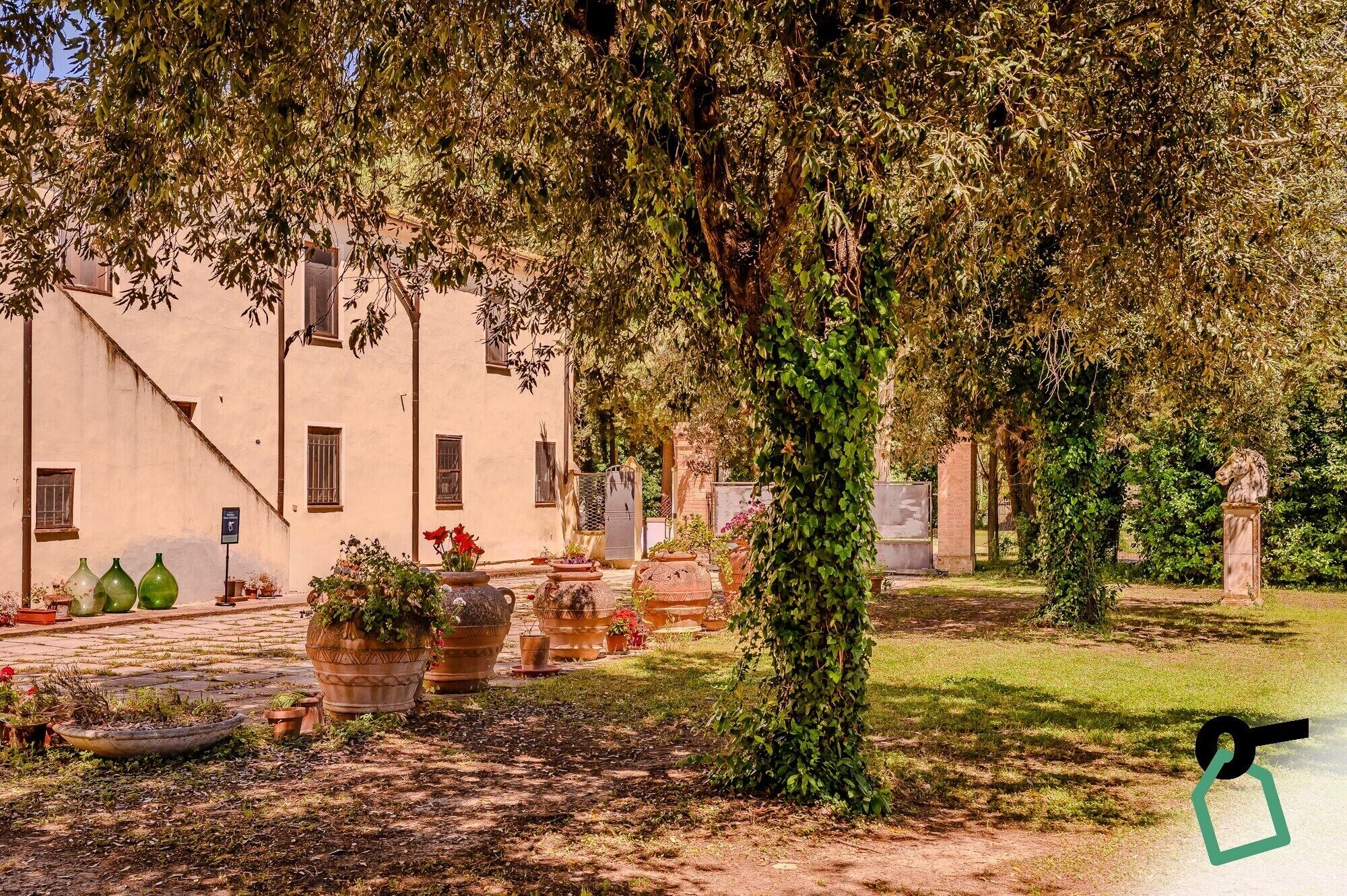 Facciata della struttura