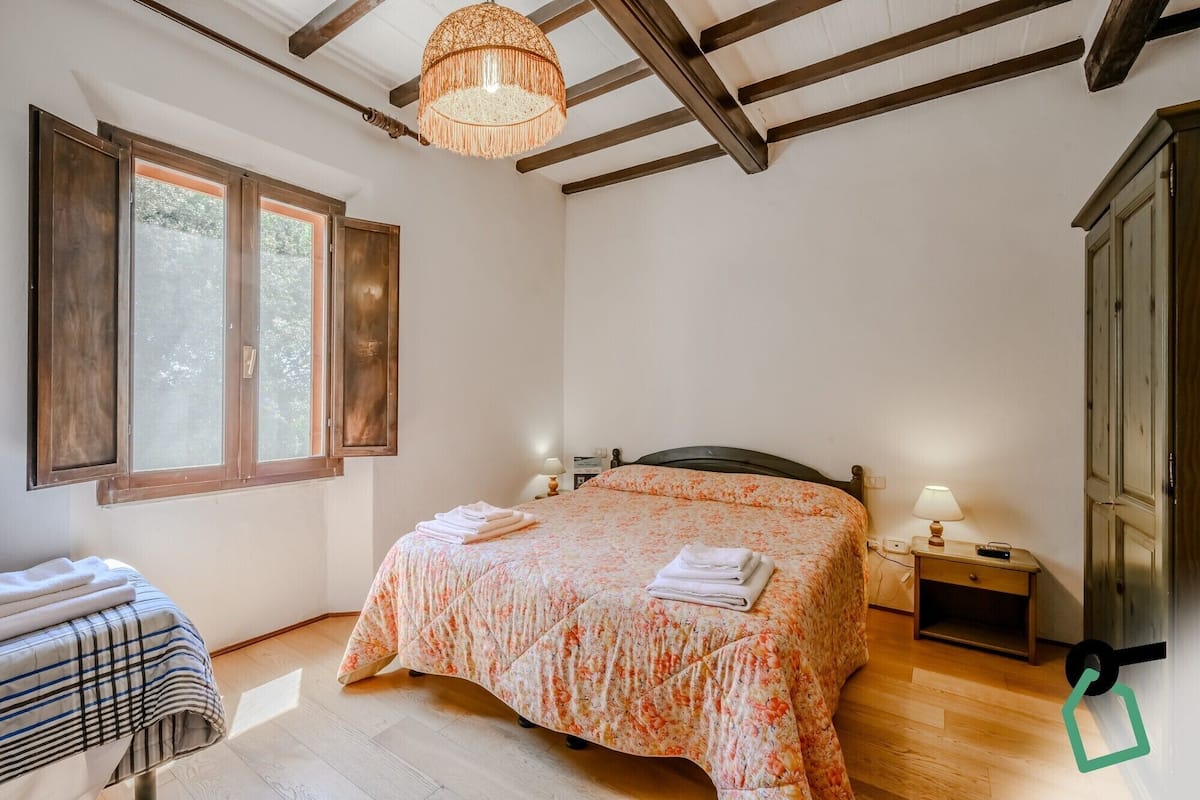 Triple Room | Free WiFi, bed sheets