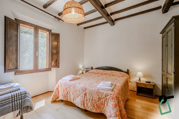 Dreibettzimmer | Kostenloses WLAN, Bettwäsche