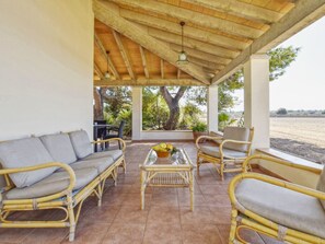 Outdoor dining - Modernes Landhaus mit Pool, Klimaanlage und WLAN by Interhome (Can Picafort)