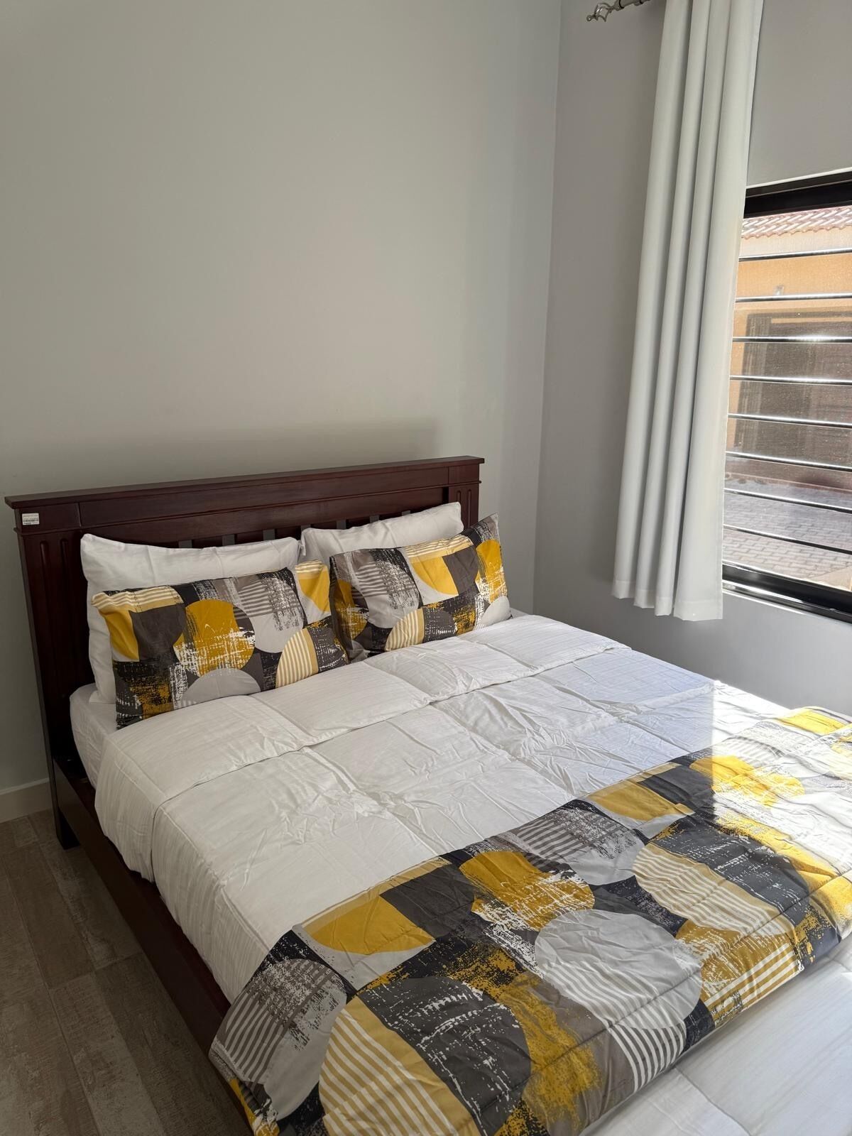 2 dormitorios, tabla de planchar con plancha, Internet y ropa de cama