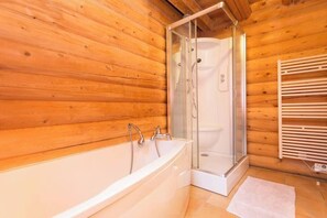 Shower, hair dryer, toilet paper - FINNISH CHALET IN THE VOSGES (La Bresse)