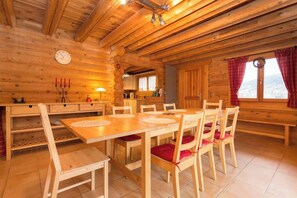 Dining - FINNISH CHALET IN THE VOSGES (La Bresse)