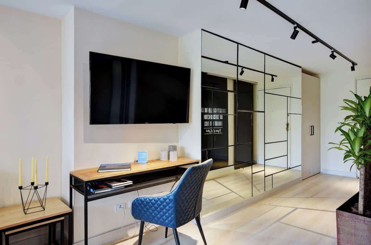 Tabla de planchar con plancha y wifi gratis 