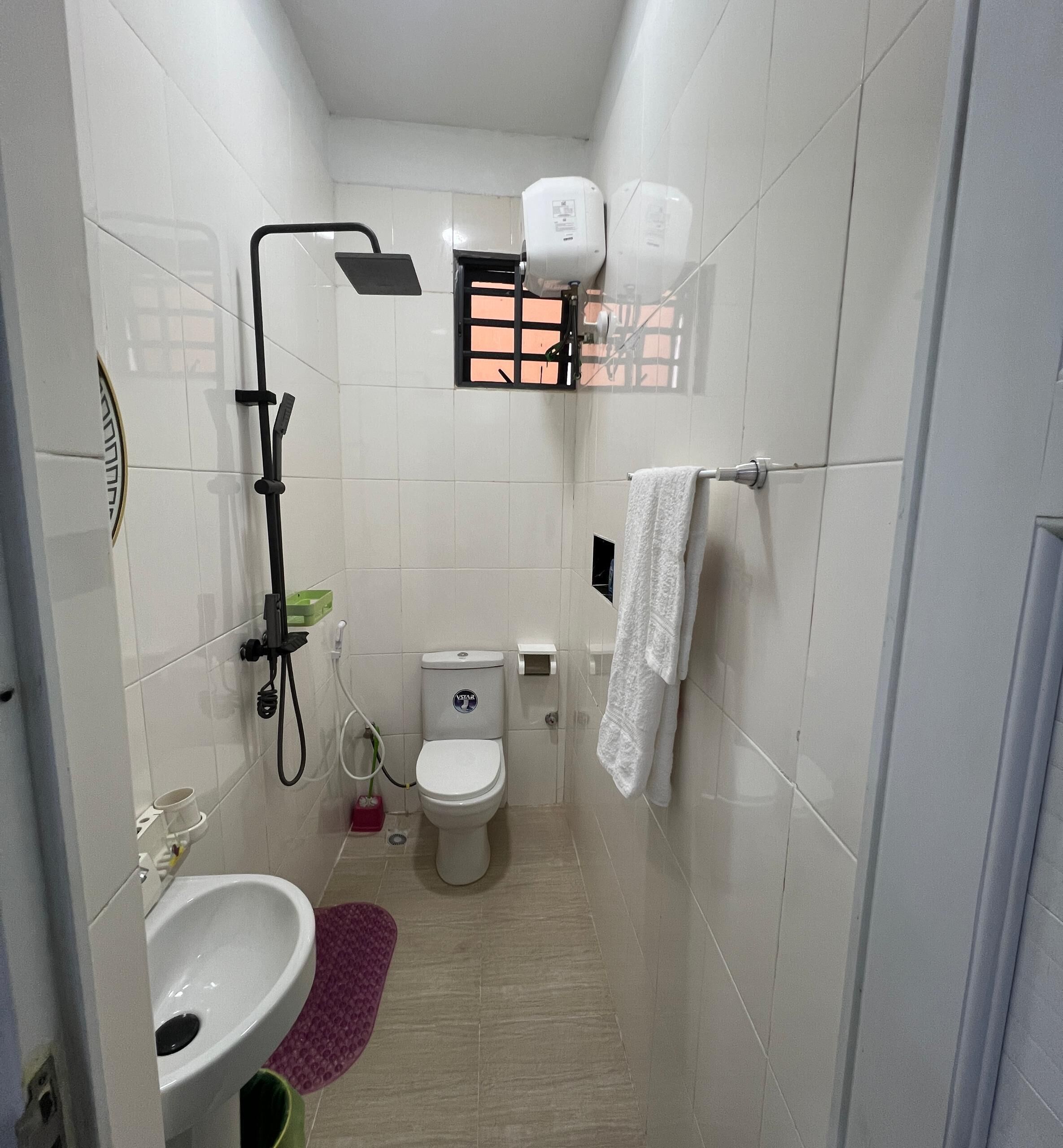 Studio – deluxe | Bad | Dusj, håndklær, såpe og toalettpapir