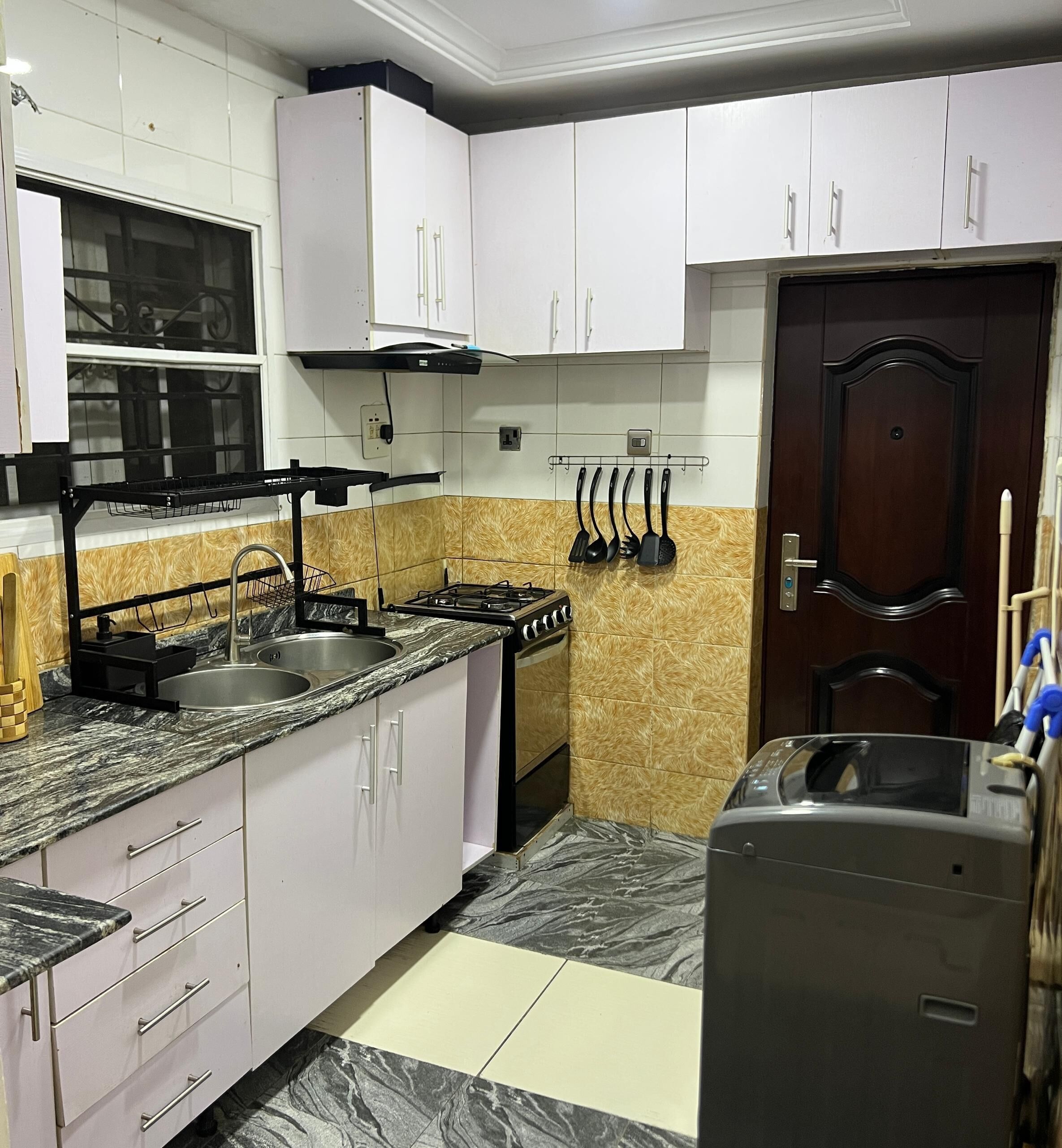 Leilighet, 3 soverom | Eget kjøkken | Kjøleskap, mikrobølgeovn, kokeplater og kjøkkenutstyr