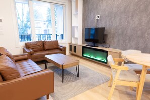Fernseher, Kamin, Arbeitsbereiche