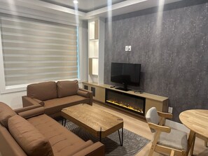 Fernseher, Kamin, Arbeitsbereiche