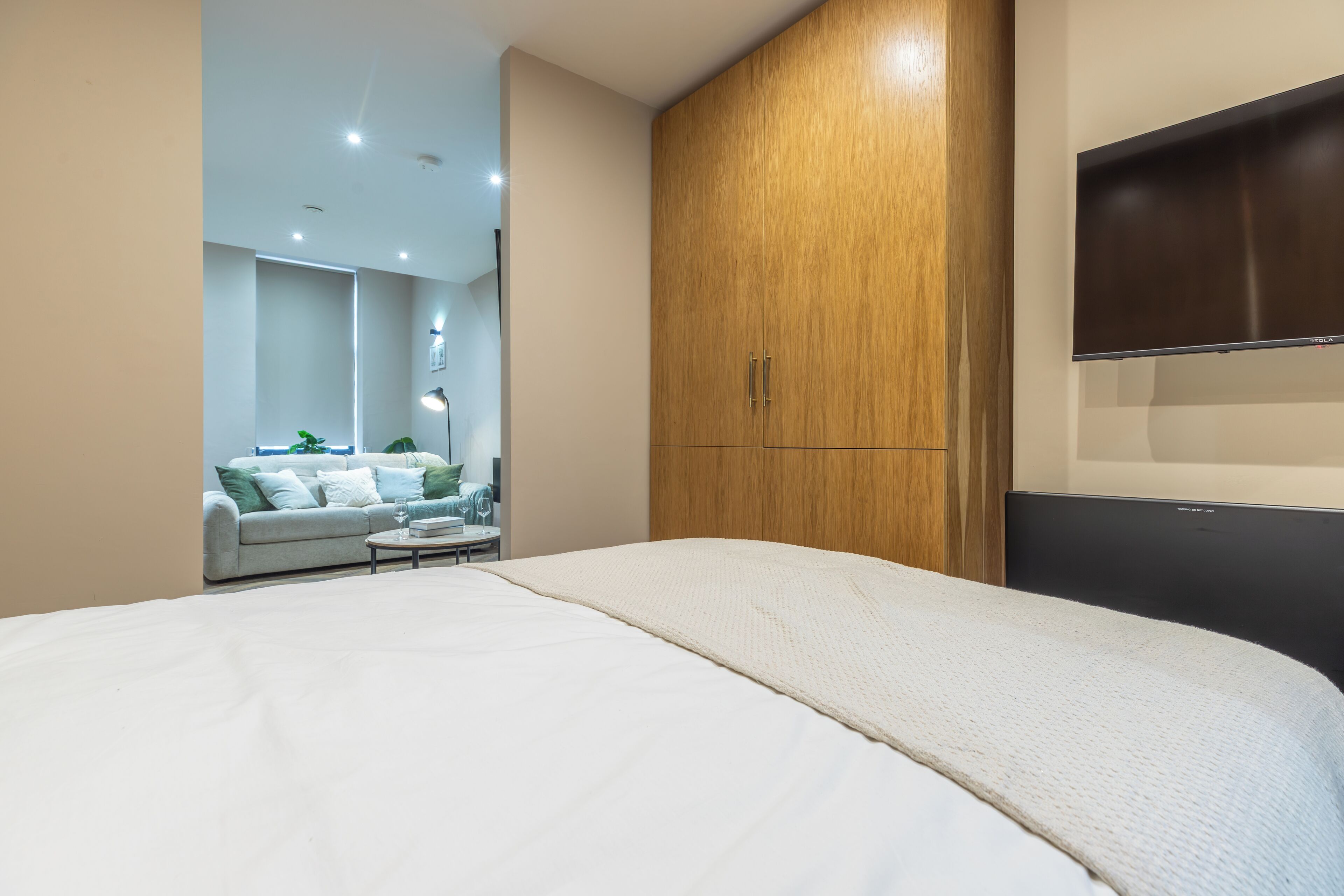 Monolocale Superior | Con stile personalizzato, con arredamento individuale, una scrivania