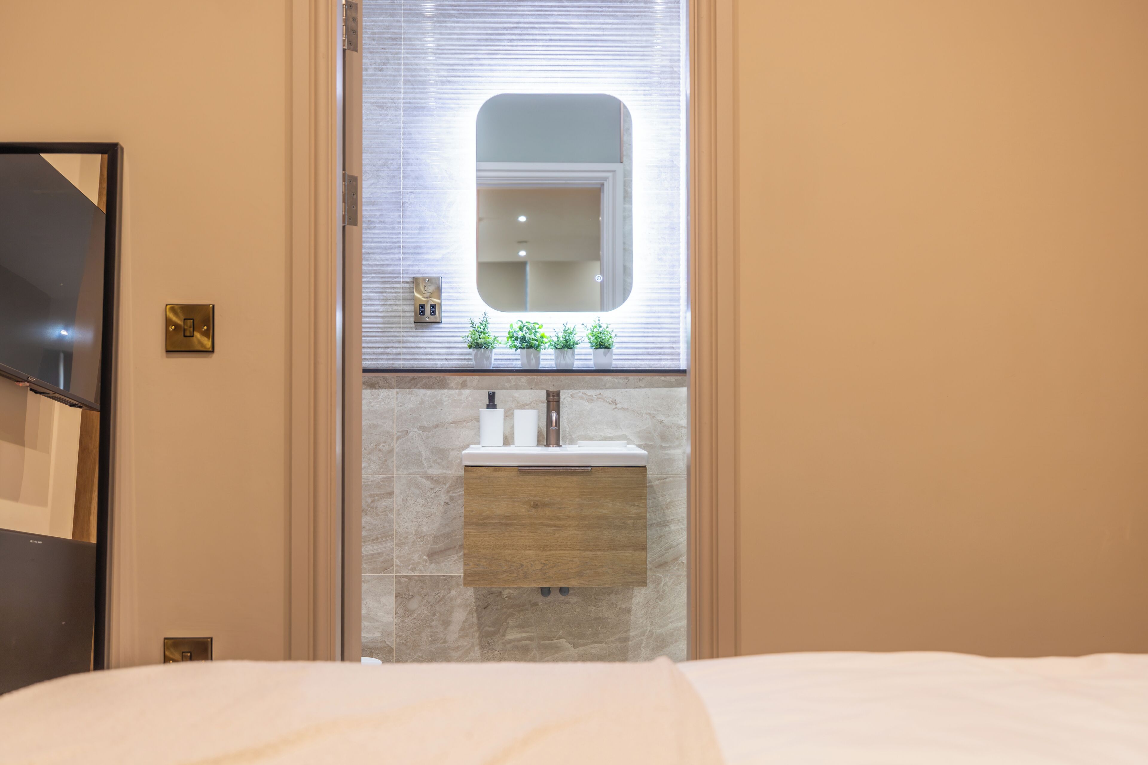 スーペリア スタジオ | バスルーム | シャワー、ヘアドライヤー、タオル、石鹸