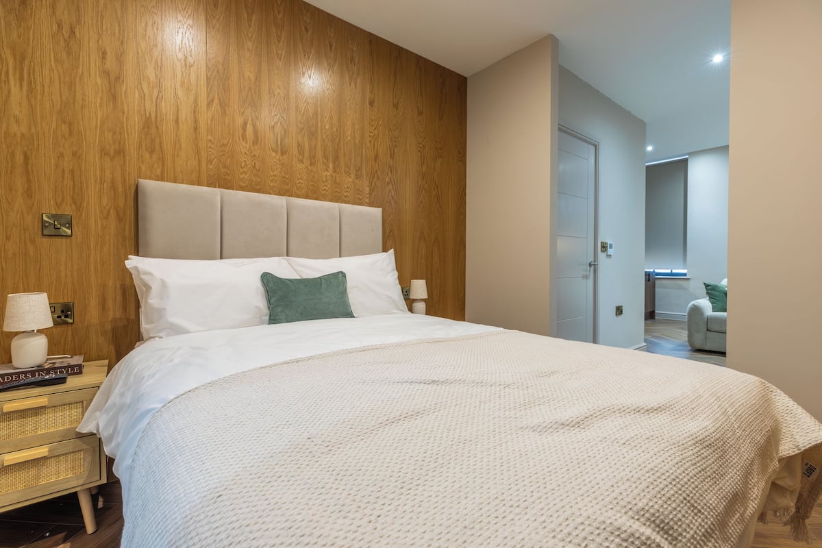 Estúdio superior | Individualmente decorados, individualmente mobiliados, escrivaninha