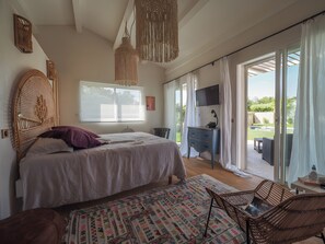 3 slaapkamers, een strijkplank/strijkijzer, wifi, beddengoed