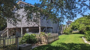 Exterior - OC80: Suite: Canal front with private boat dock and large yard (Ocracoke)