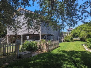 Exterior - OC80: Suite: Canal front with private boat dock and large yard (Ocracoke)
