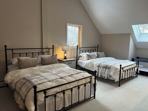 3 makuuhuonetta, vauvan matkasänky, ilmainen Wi-Fi, vuodevaatteet