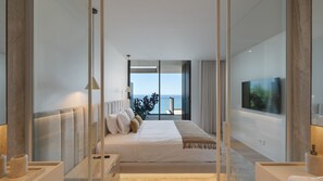Iron/ironing board, travel cot, free WiFi, bed sheets - Lyra Luxury Savoy Monumentalis by LovelyStay (Funchal)